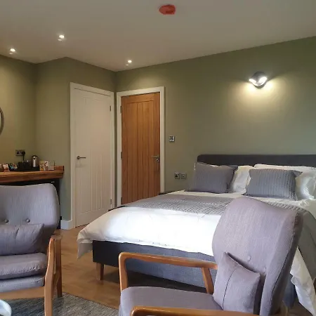 Open Acres Accommodation&airport Parking *